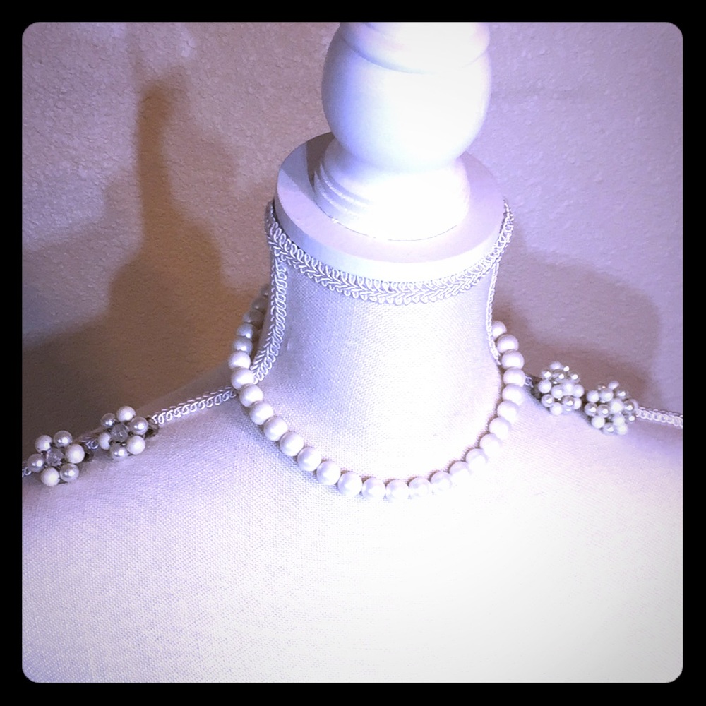 Vintage Pearl Choker w/ 2 Pairs Earrings -costume